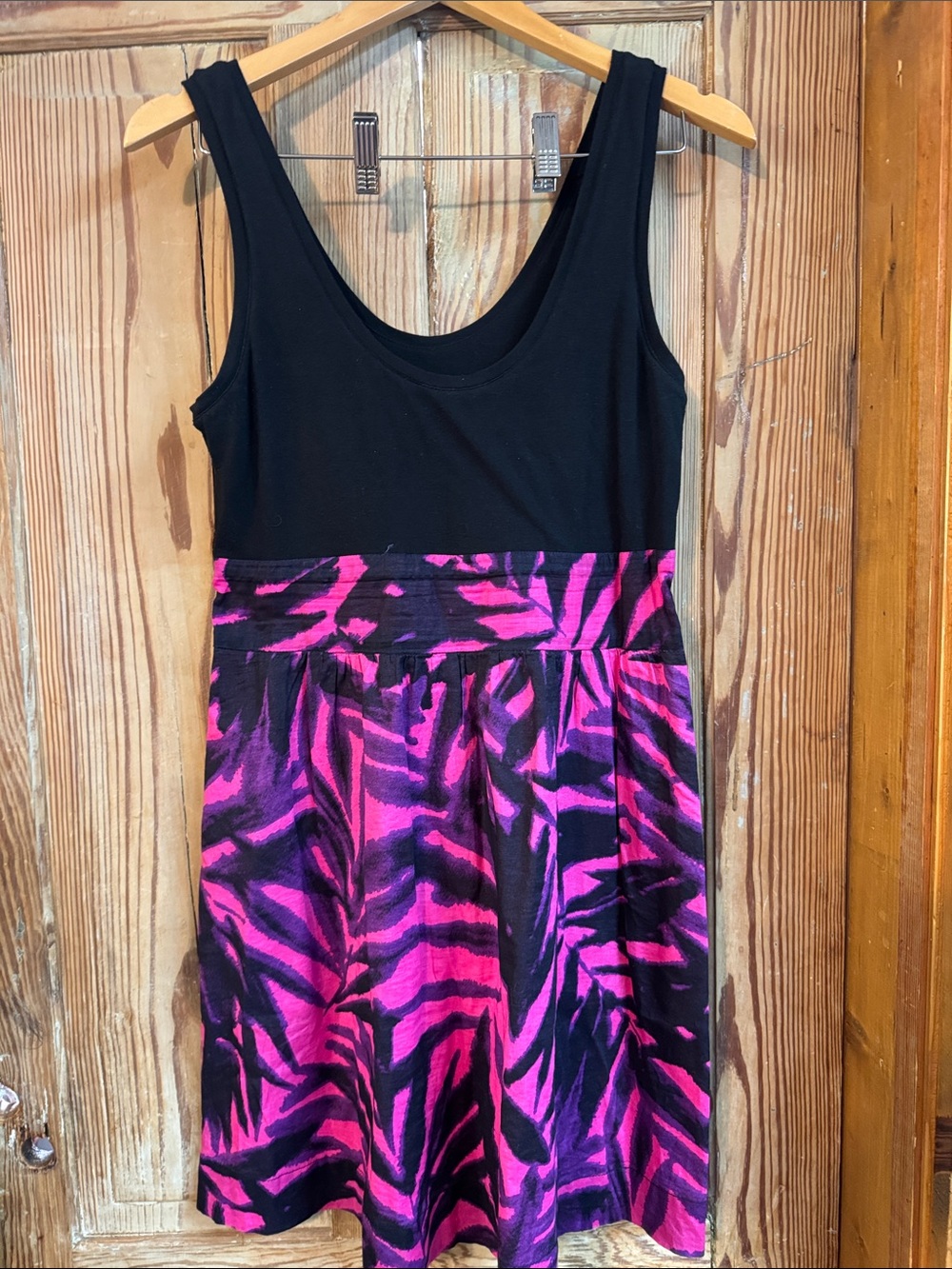 Express 10 Black & Fuchsia Zebra Print Sleeveless Dress side zip